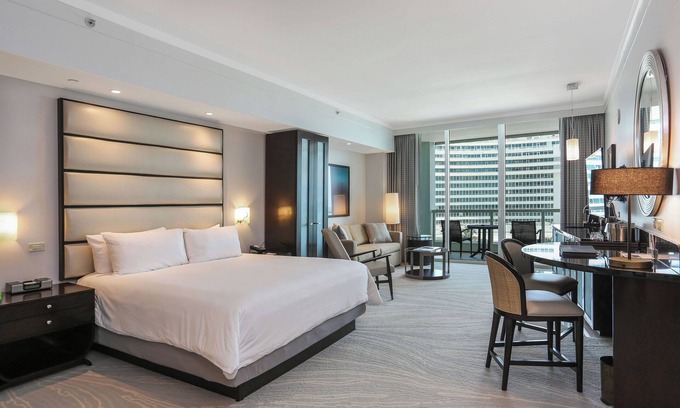 South Beach Condo | Fontainebleau Sorrento OceanView Jr. Suite FREE valet & spa.pass No resort fees!