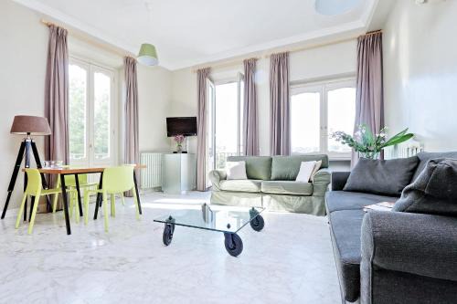 Rione IV Campo Marzio Apartment | Fontana Più Stella