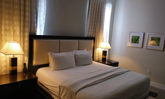 Doral Condo | Foodie Paradise in Downtown Doral – XL King Studio