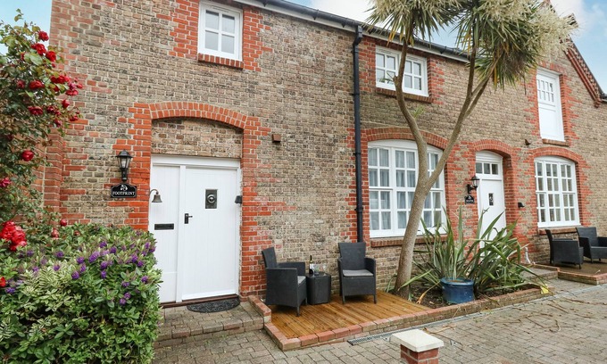 Weymouth Cottage | FOOTPRINT, pet friendly in Brewers Quay Harbour