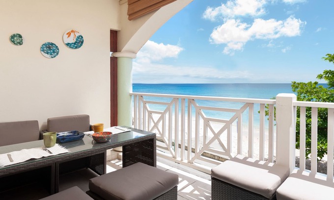 Douglas Condo | Footprints Whitesands G3