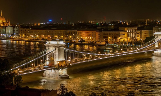 Erzsebetvaros Apartment | For 2 Couples or a Family in the Heart of Budapest!
