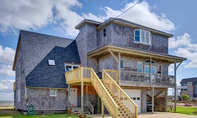 Hatteras House | For Reels - Soundfront Home - Pet Friendly