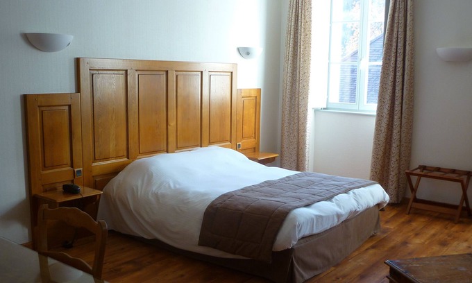 Salins-les-Bains Apartment | For your stays, prefer the rooms of the Charles Sander hotel