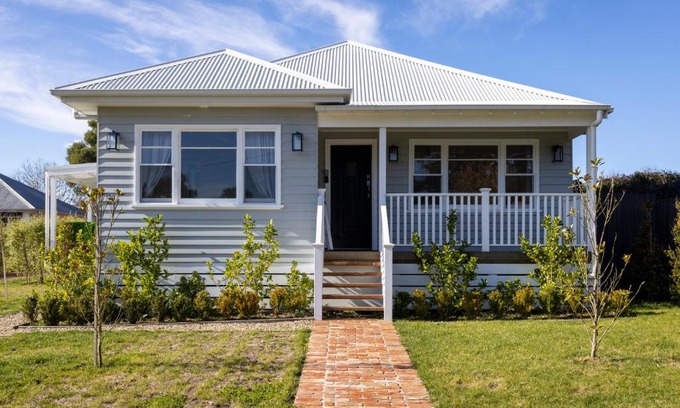 Trentham House | FOREST CORNER - 3 BEDROOM WEATHERBOARD, TRENTHAM