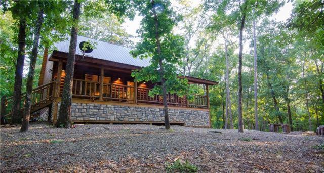 Broken Bow House | Forest Edge Cozy Cabin Fire Pit