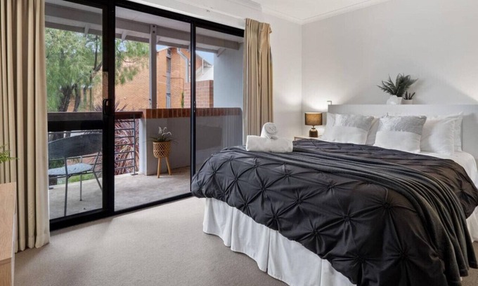 Margaret River Villa | Forest Edge Villa | Family Friendly | Walk To Town