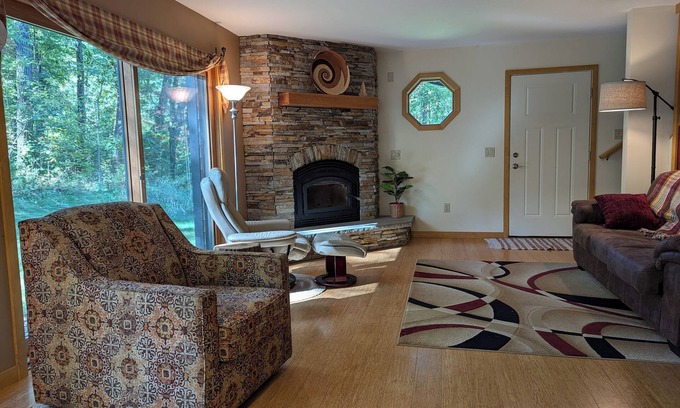Baraboo House | Forest Escape - Quiet and private. 10 minutes to Devil's Lake SP & Devil's Head