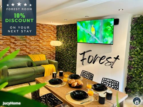 Valenciennes Apartment | Forest