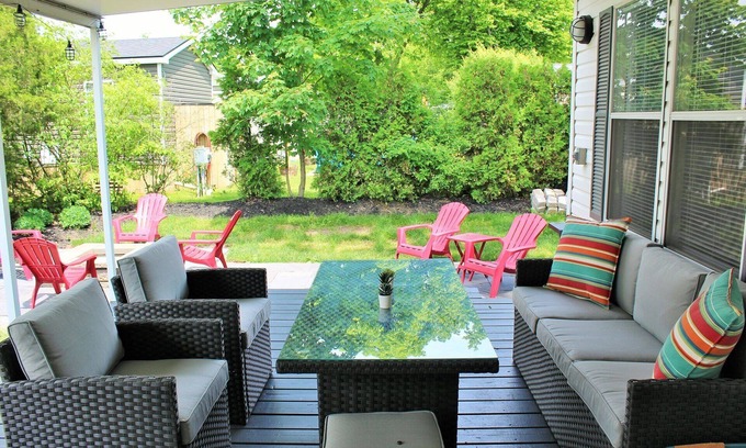 Sherkston House | Forest Grove Beauty - Newly Renovated and Ready for You