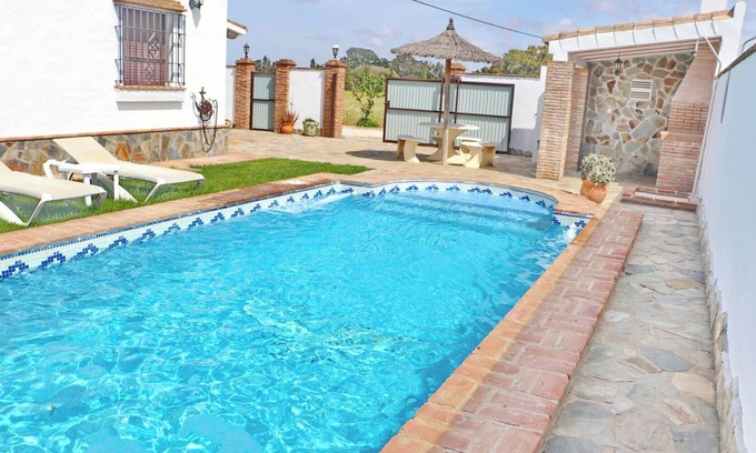 Conil de la Frontera Ski Chalet | Forest house with private pool