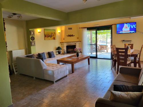 Kavala House | Forest House -Alexandra