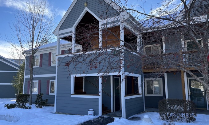 Lincoln Condo | Forest Ridge condo- easy access to skiing, hiking etc; 2hr drive from Boston