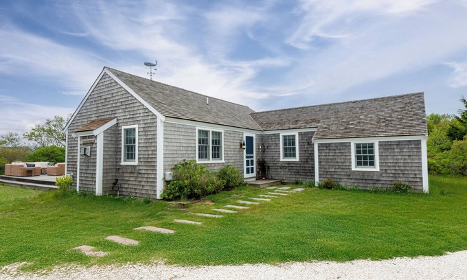 Madaket House | Forget Me Knot – Serene West-End Retreat Near Madaket Beach