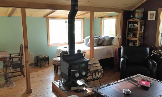 Lake City Apartment | Forget Me Not Cottage - Adorable & Affordable