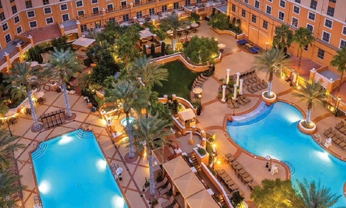 Las Vegas Resort | Formula 1 Racing Week Las Vegas 2024 at Wyndham Grand Desert 2BR Deluxe