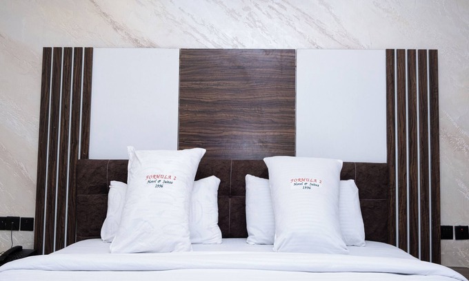 Oshodi-Isolo Hotel | Formula 2 Hotel and Suites