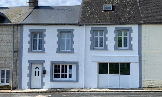 Sainte-Marie-du-Mont House | FORREST GUEST HOUSE ; LA MAISON DE FORREST