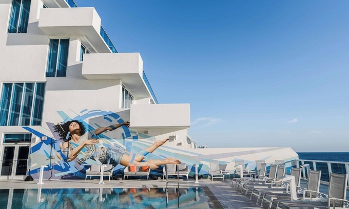 Central Beach Hotel | Fort Lauderdale Marina Retreat: Balcony, Pool, Near Las Olas Boulevard