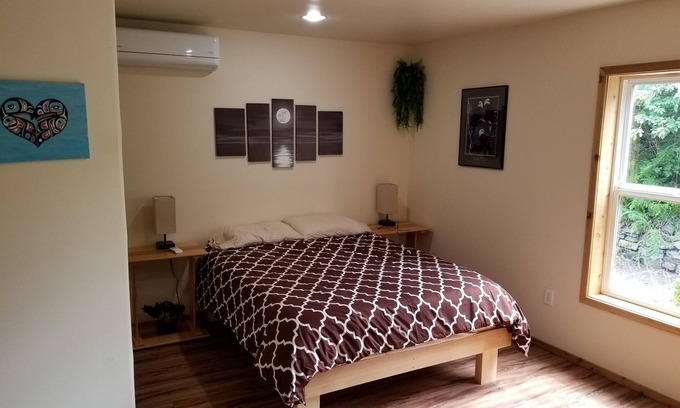 Wrangell Bed & Breakfast | Fort Wrangell, Eagle Room