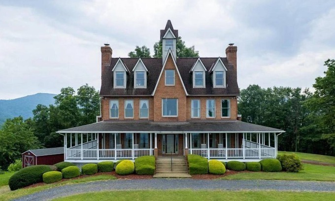 Stanley House | Fortress of Solitude