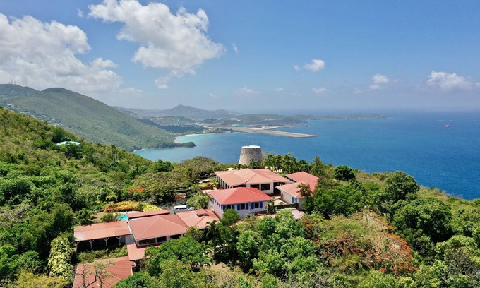 Estate Fortuna Hill House | Fortuna Millnn