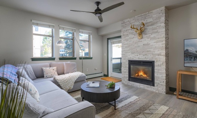 Winter Park Condo | Founders Pointe 4354 | Modern & Bright Condo | Dreamy Design | Amenity Deck