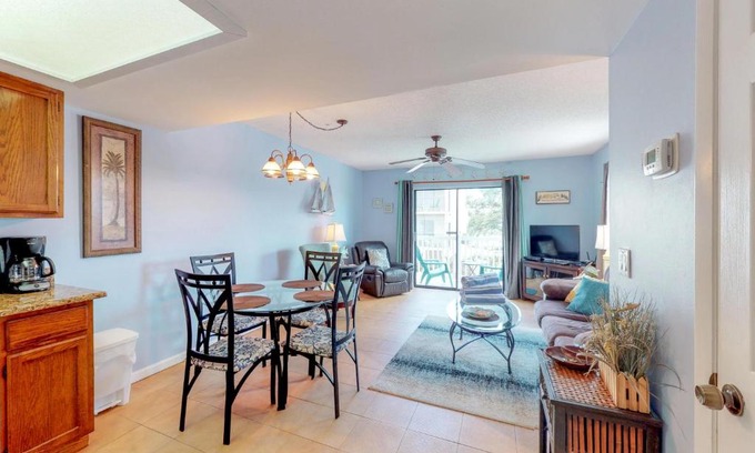 Holmes Beach Apartment | Fountain Head 5