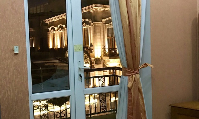 Sabayil Apartment | Fountain Square, Old Town, Balconies