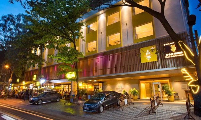 JP Nagar Hotel | Fountain Tree by TGI