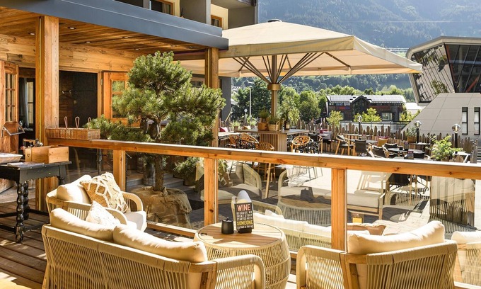 Bad Hofgastein Cottage | Four-bed room with bathroom, WC - B&B Berglift