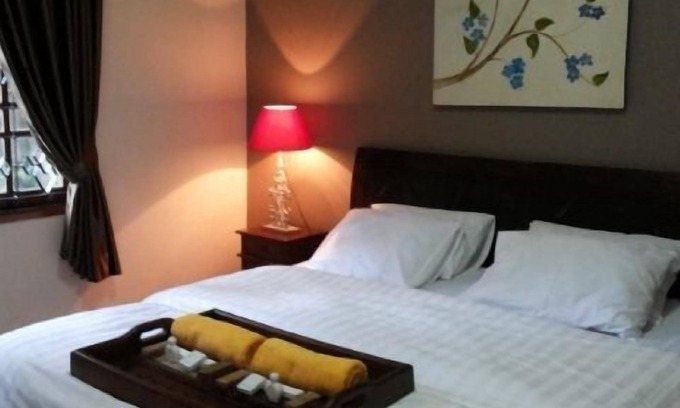 Yogyakarta House | Four Bedroom House with terrace & Wifi