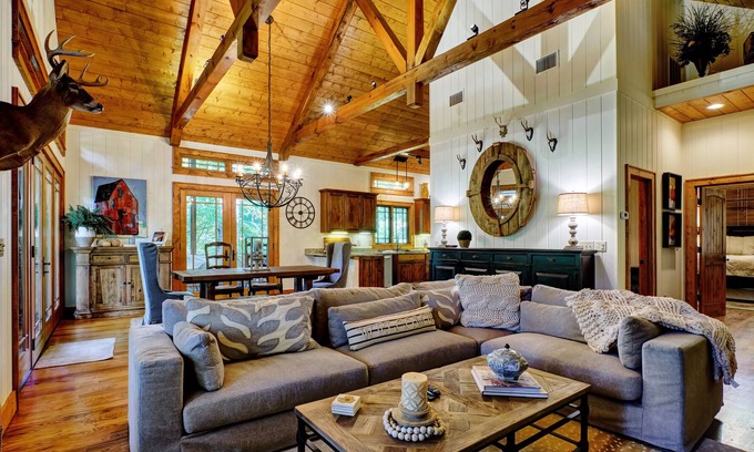 Cashiers House | Four Bedroom Trillium Home Overlooking the 14th Fairway - Fairway To Heaven