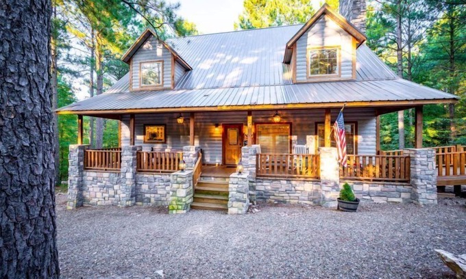 Broken Bow Cabin | Four Blessings in Hochatown/Broken Bow, OK
