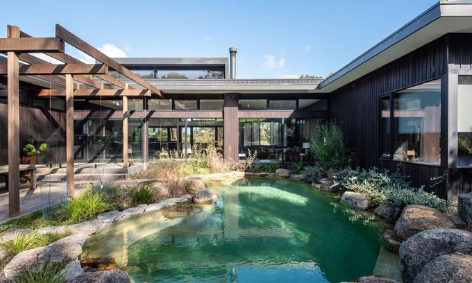 Red Hill South House | Four Seasons Luxury Amid Breathtaking Landscape