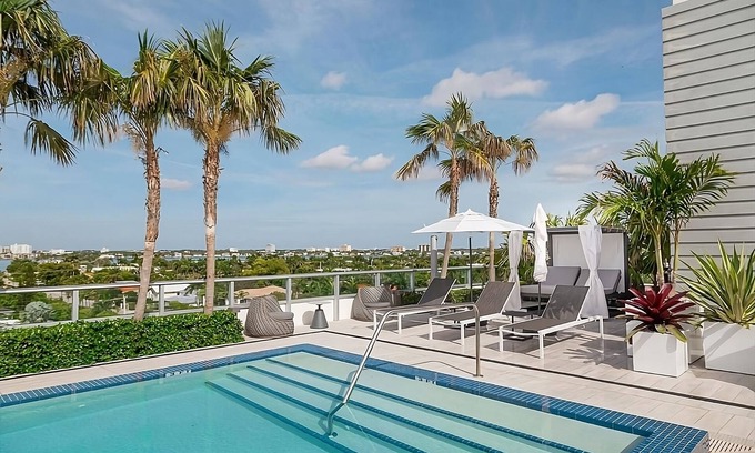 Bay Harbor Islands Hotel | Four Spacious Rooms! Rooftop Pool, Pet-friendly, Close to Bal Harbour Beach!
