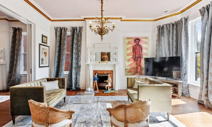 Historic District - North House | Four Suites in Queen Anne Victorian Downtown Savannah
