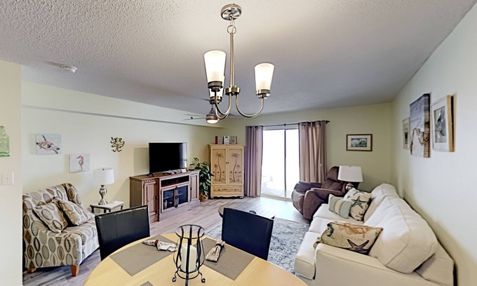 Orange Beach Condo | Four Winds Beauty | Gulf-Front Balcony | Pool & Hot Tub, Boardwalk to Beach