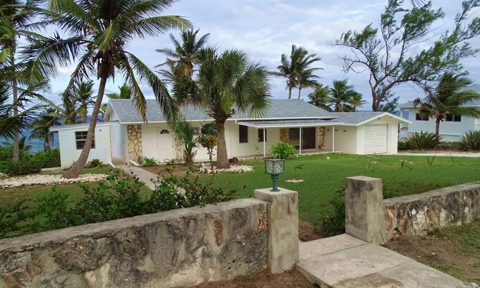Stella Maris House | Fox 2 Home living by the Ocean