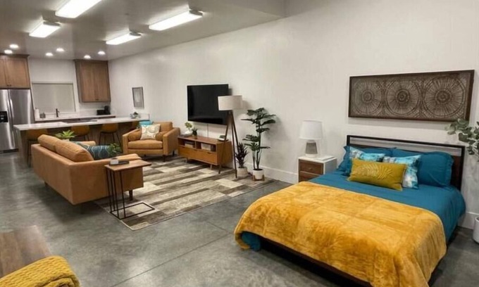 Chico House | Fox Cove 1
