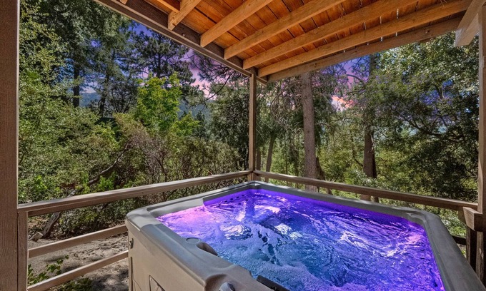 Idyllwild Cabin | Fox Den Lodge: Your Cozy Mountain Haven w/game room & Spa