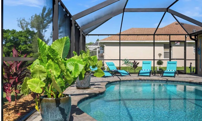Trafalgar House | Fox Palms Beach House with WiFi, AC in sunny Cape Coral