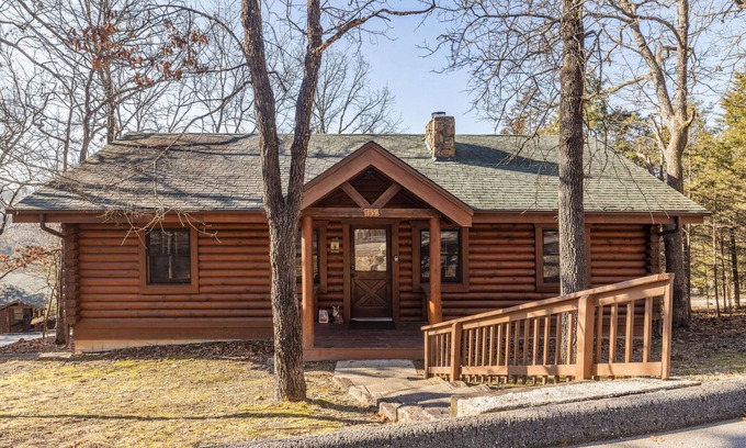 Branson Cabin | "Fox Trail" Luxury cabin at Branson Woods Resort