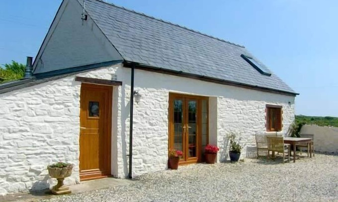 Little Haven Cottage | FOXGLOVE COTTAGE, family friendly, with open fire in Little Haven