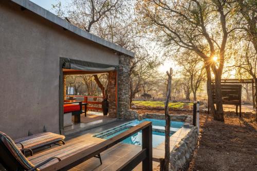 Marloth Park Cabin | Foxy Crocodile Bush Lodge & Kruger Safari's - No Loadshedding