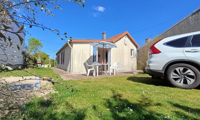 Saint-Martin de Brehal Cottage | Detached house with garden 500m from the beach