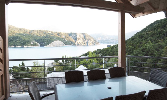 Chorges Apartment | Clos des Ecrins, Serre Ponçon Lake, prestige apartment 8 people