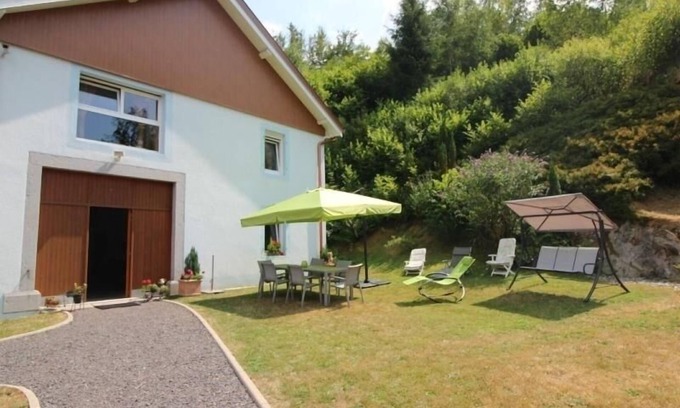 Granges-Aumontzey Cottage | Secluded Forest Retreat with Pond, Ideal for Family or Friends, Sleeps 6