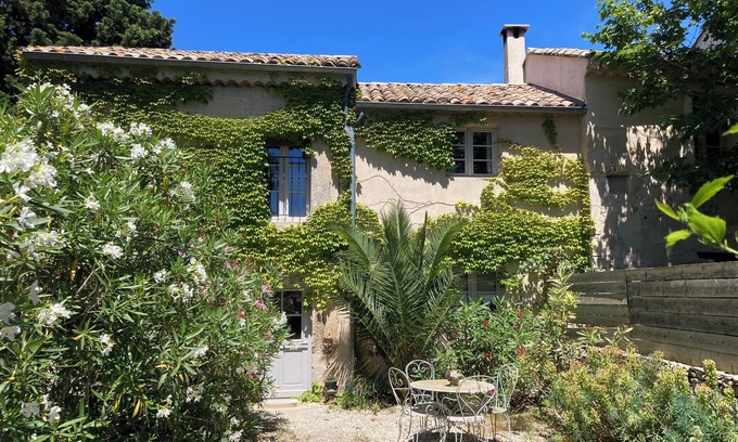 Pierrelatte House | Drôme Provençale, Pierrelatte, La Garde D'adhémar , Gîte de Charme Avec Piscine