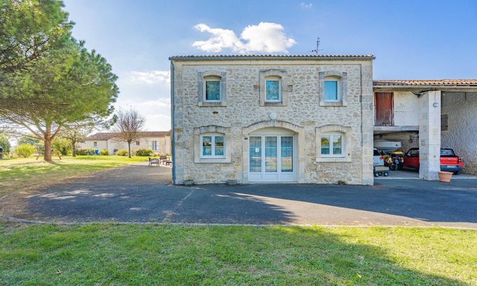 La Gripperie-Saint-Symphorien House | Cottage 'Gite Aix Piscine Intérieure' with Shared Garden and Wi-Fi